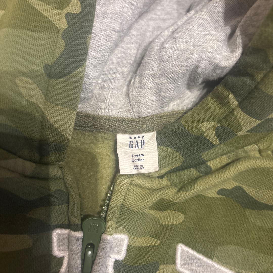GAP 迷彩柄 ジップアップパーカー - メルカリ