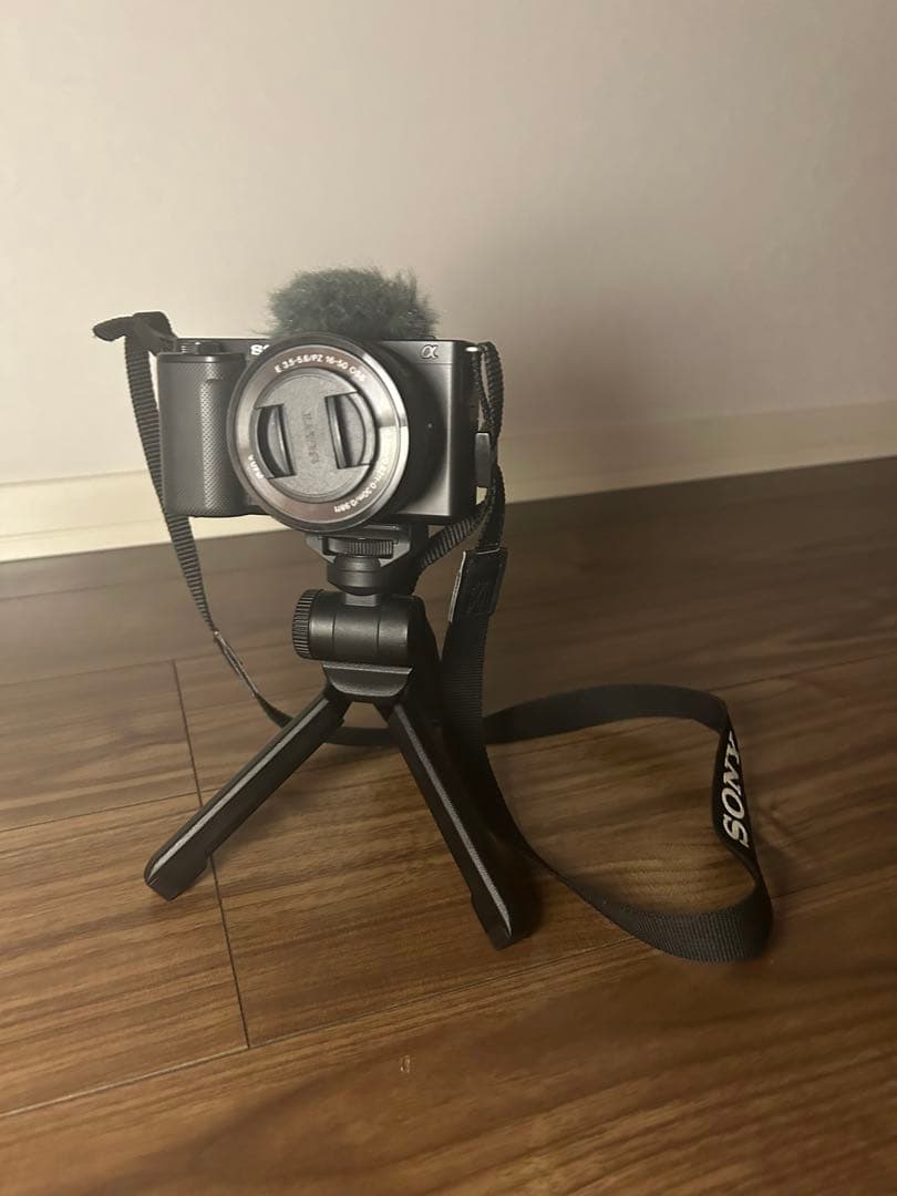 デジタルカメラ SONY ZV-E10 Sony Alpha ZV-E10 Mirrorless Vlog Camera (Black) | ILCZVE10/B