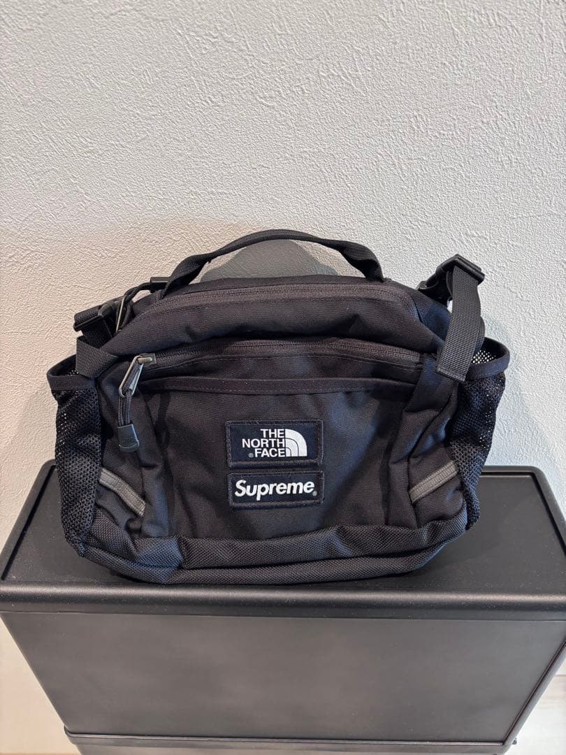 The North Face × Supreme ボディバッグ ブラック - メルカリ