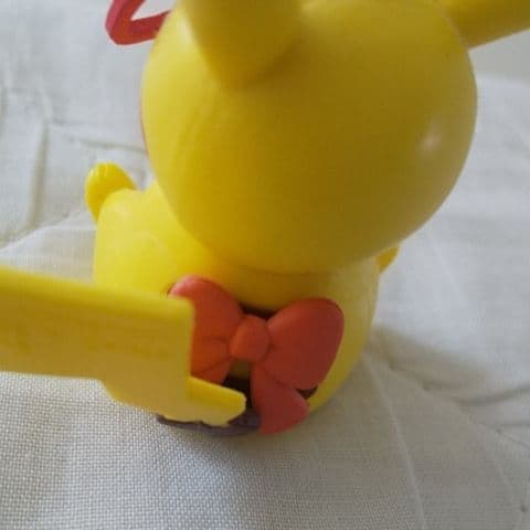 ピカチュウフィギュア