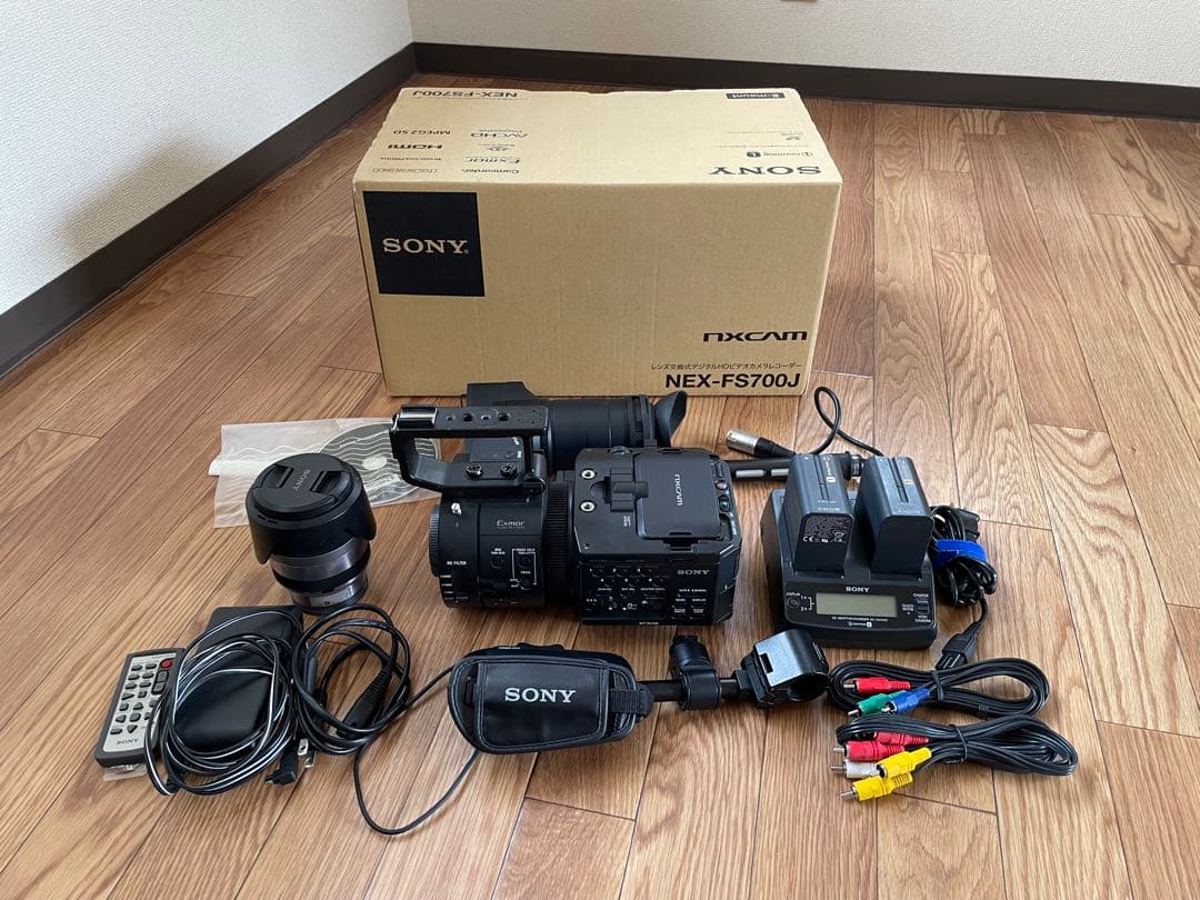 SONY NEX-FS700 レンズ・バッテリー付き Yahoo!オークション -「sony fs700」の落札相場・落札価格