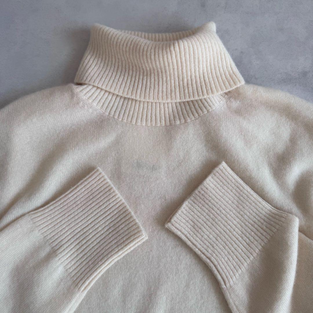 極美品△ Whim Gazette カシミヤ100% タートルネック ニット - メルカリ
