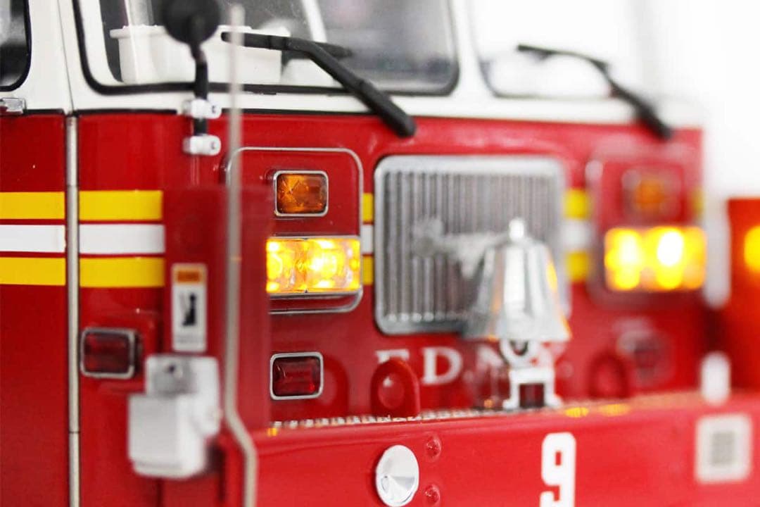 【完成品】1/24 FDNY FIRE TRUCK タワーラダー9