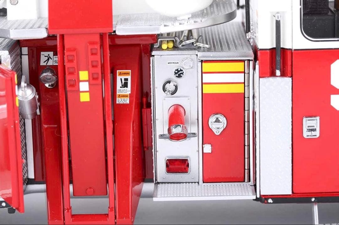 【完成品】1/24 FDNY FIRE TRUCK タワーラダー9