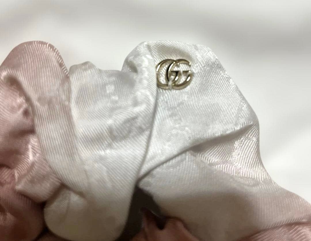 ☆ほぼ未使用☆GUCCI GGシルクジャガードシュシュ ローズ