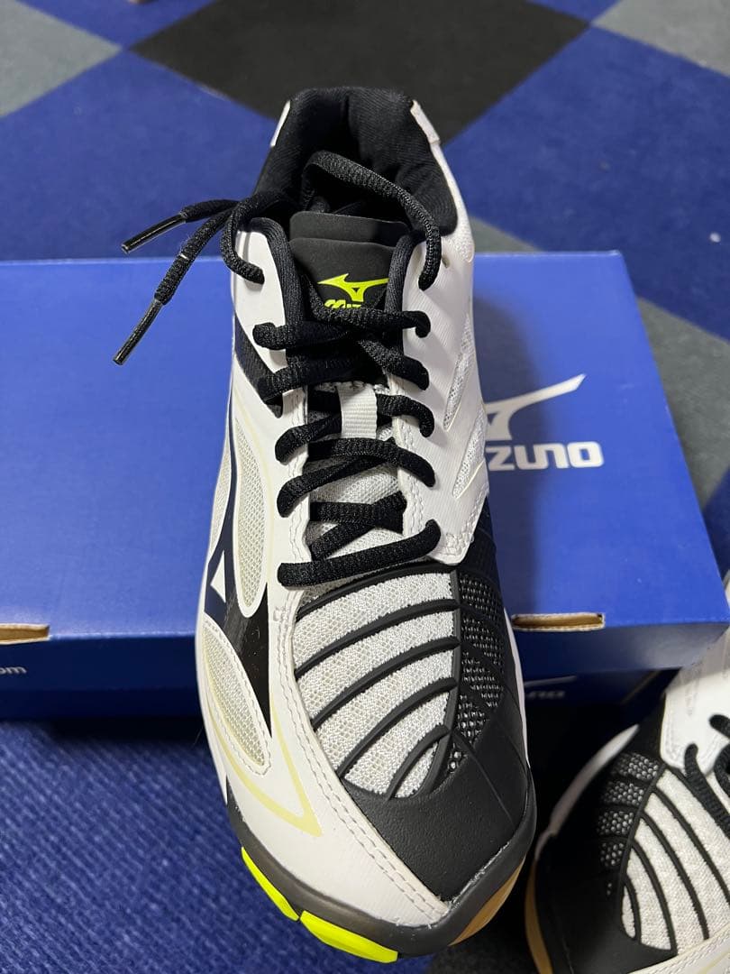 Mizuno バレーボール　シューズ ウェーブライトニングZ3 24.5cm