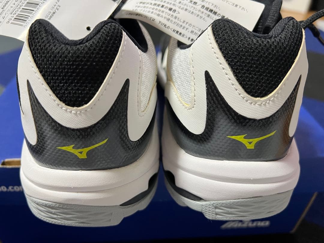 Mizuno バレーボール　シューズ ウェーブライトニングZ3 24.5cm