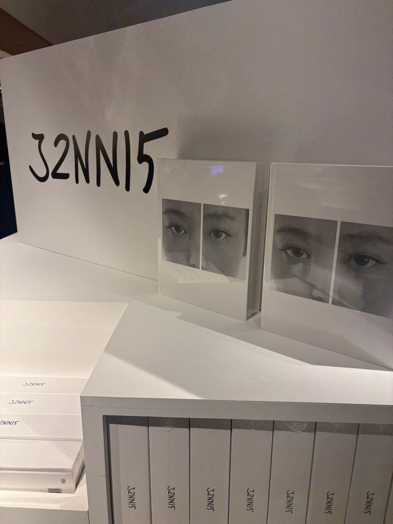 写真展 JENNIE ジェニ Photobook 代官山 POP UP - メルカリ