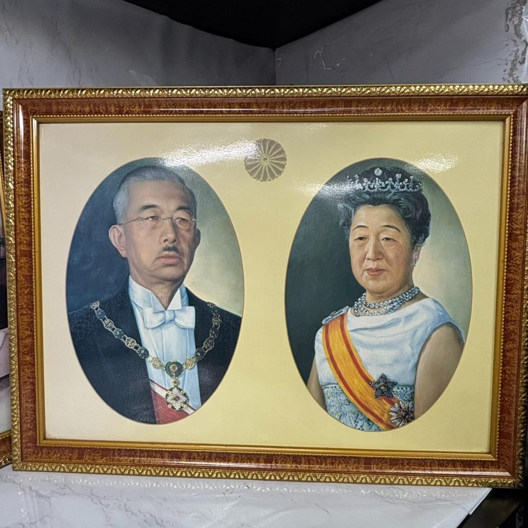 天皇皇后両陛下御肖像額 在位60周年記念 御真影 額入り 昭和天皇 家族