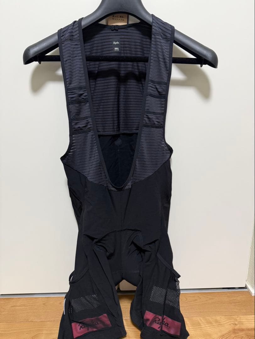 ラファ Rapha CARGO BIB SHORTS カーゴビブショーツ グレー ラファ「カーゴビブショーツ」レビュー。ポケットがある便利さ