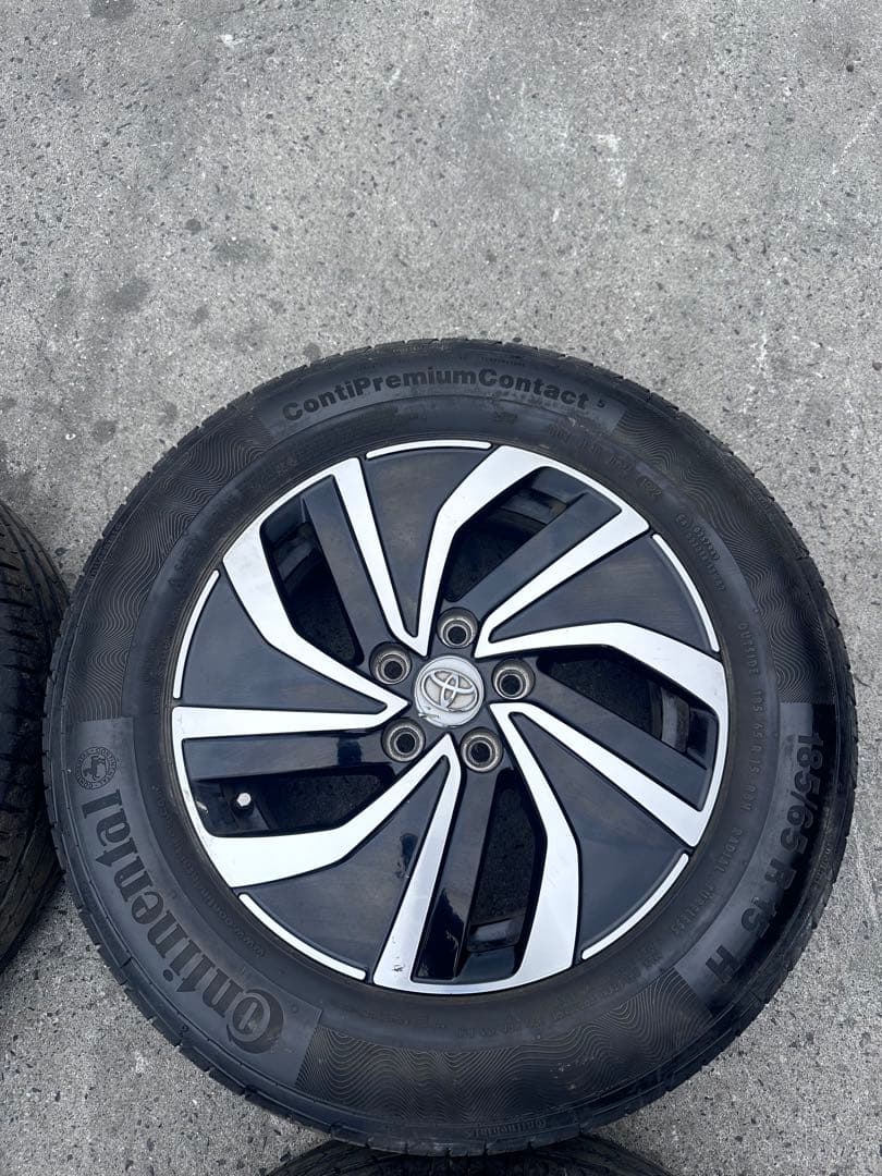 トヨタ プリウス ホイールタイヤセット 4本185/65R15 - メルカリ