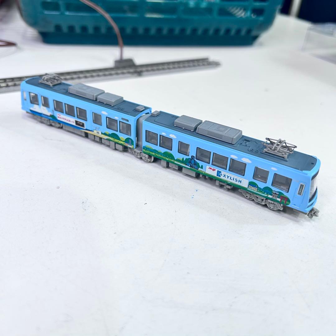 MM012【未使用未走行品】モデモ 江ノ島電鉄2000形　明治製菓号 江ノ電