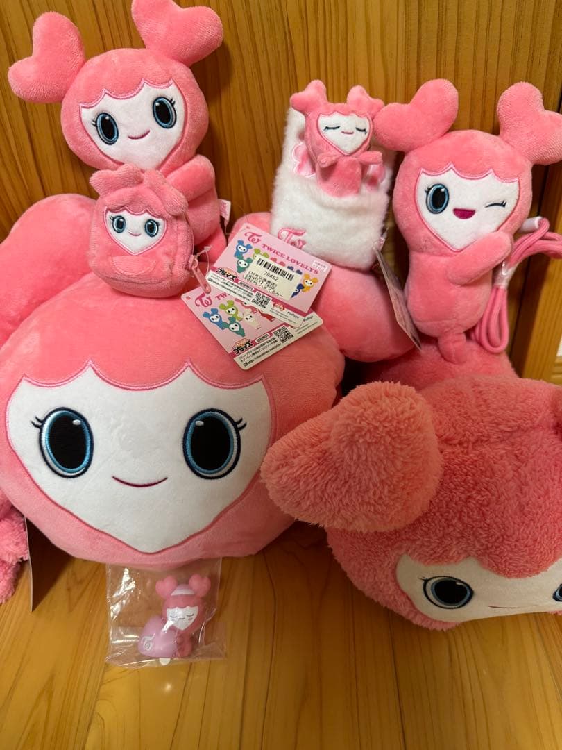 TWICE モモ　GIGO期間限定ぬいぐるみ8点＋ガチャガチャ1点　セット