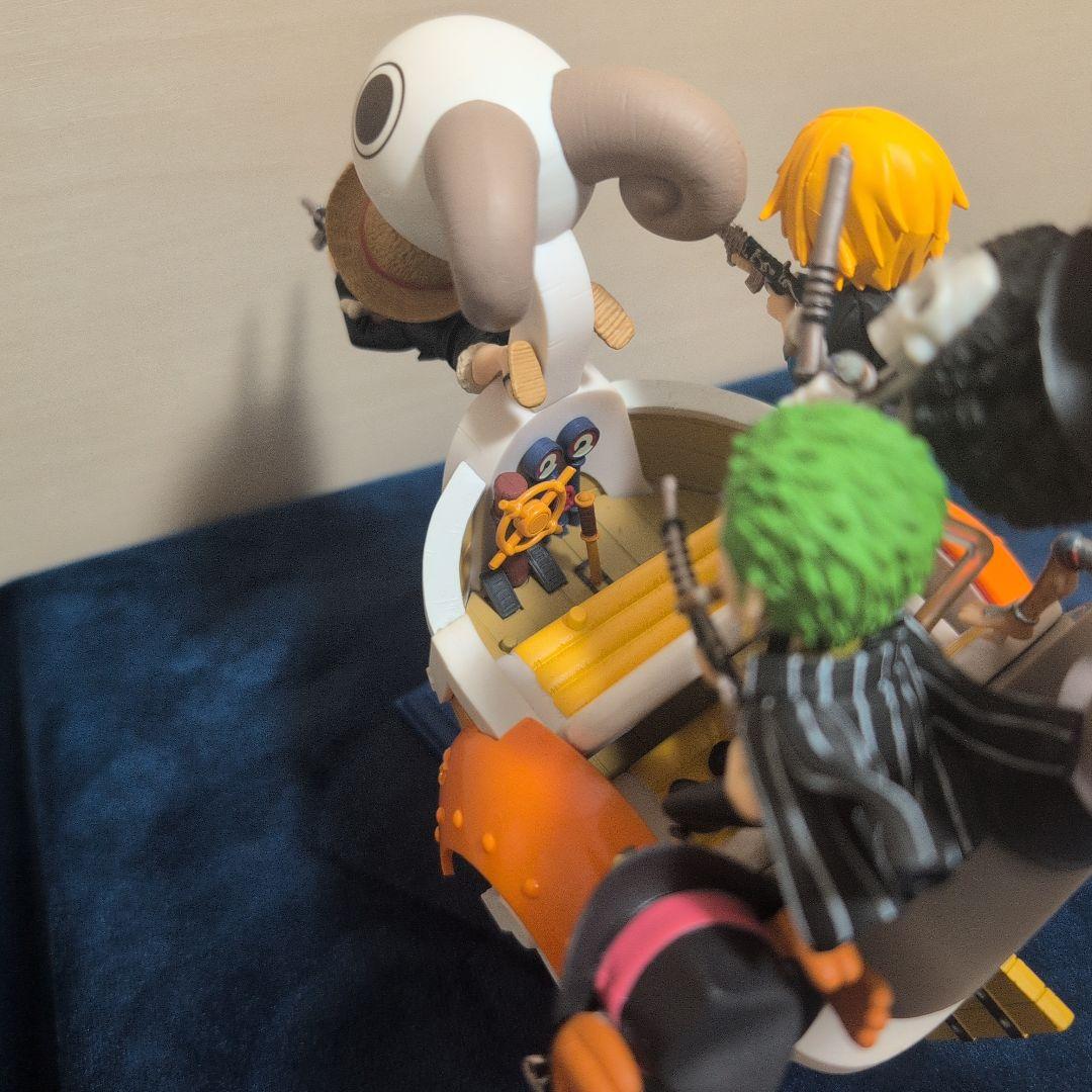 ワンピースワールドコレクタブル ミニメリー号ATTACK　開封品