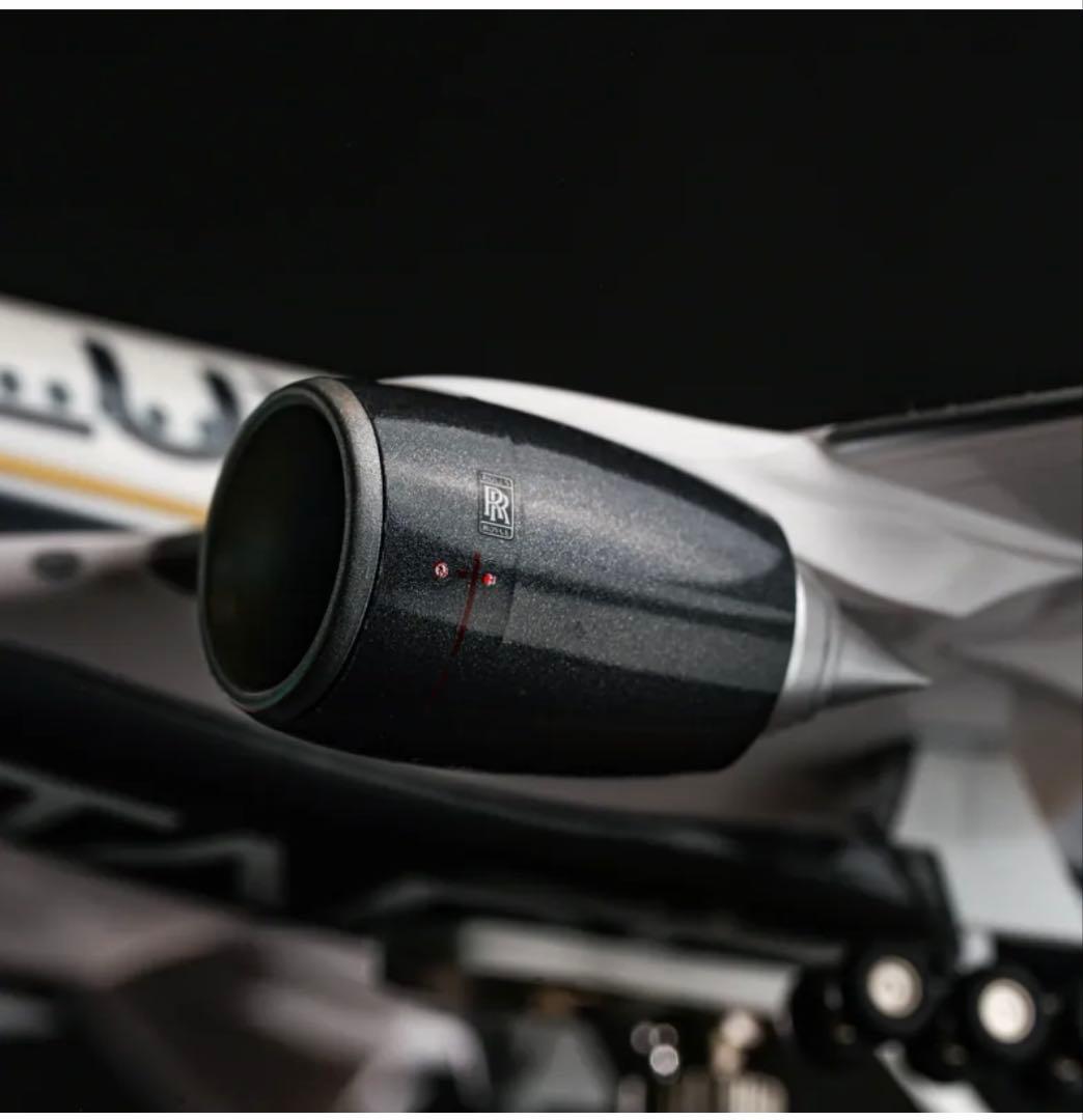 STARLUX AIRBUS A350-1000 模型（B58551)