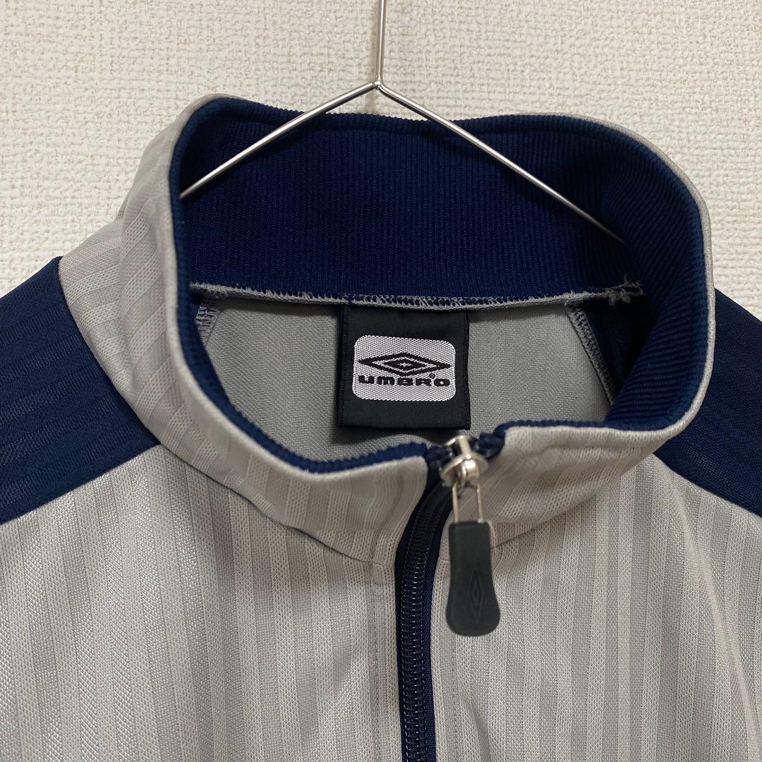 美品umbroトラックジャケット 刺繍ロゴ バックプリント デサント製
