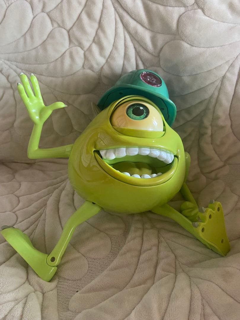 マイク・ワゾウスキ フィギュア 青い帽子付き