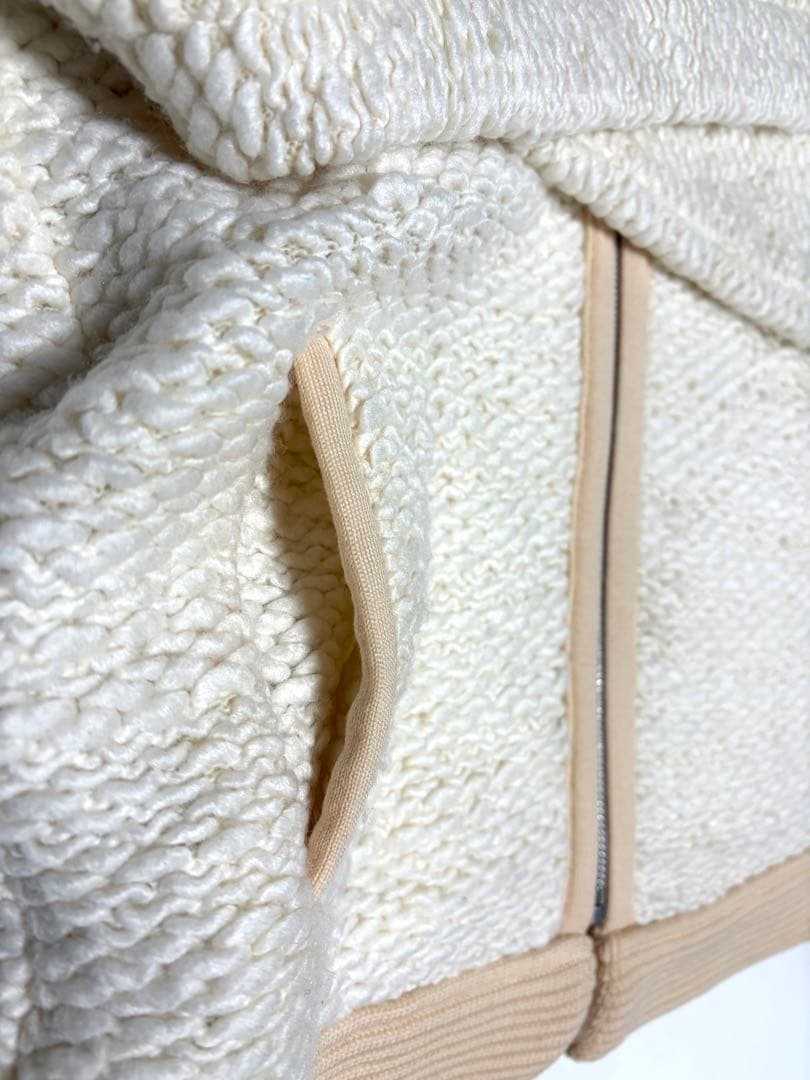 エスカーダ ニットジャケット ホワイト× ベイジュ - メルカリ