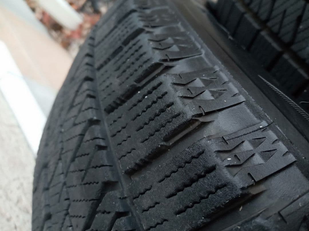 ①ブリジストン VRX2 22年製 205/60/R16　日本製