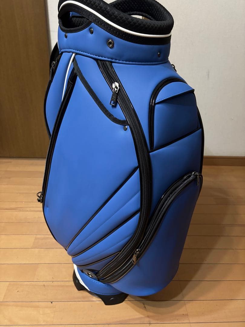 非売品】豪華4点セット1PIU1UGUALE3 ウノピュウ キャディバッグ - メルカリ