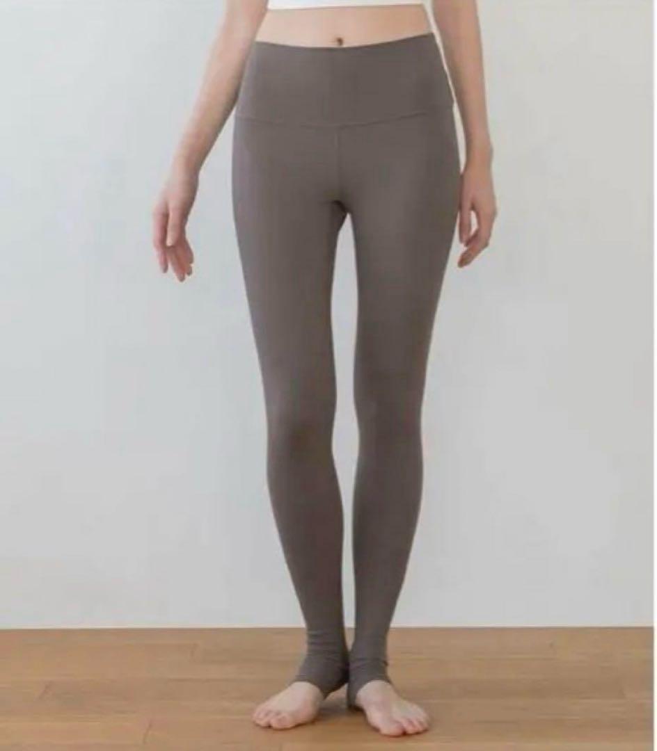 新品未使用　SUKALA トレンカレギンス／チャコールグレー　Mサイズ SUKALA】ルーシュドトレンカレギンス(S・M・Lサイズ ディープベージュ