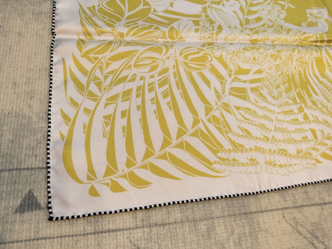 エルメス HERMES カレ ダブルフェイス90 《フラミンゴ・パーティー》