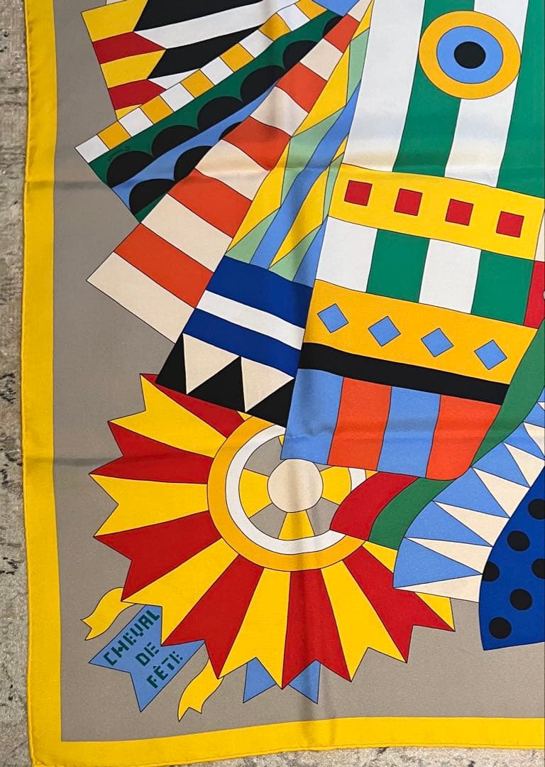 美品　エルメス スカーフ カレ90 《シュヴァル・ドゥ・フェット》