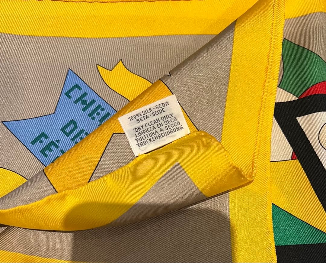 美品　エルメス スカーフ カレ90 《シュヴァル・ドゥ・フェット》