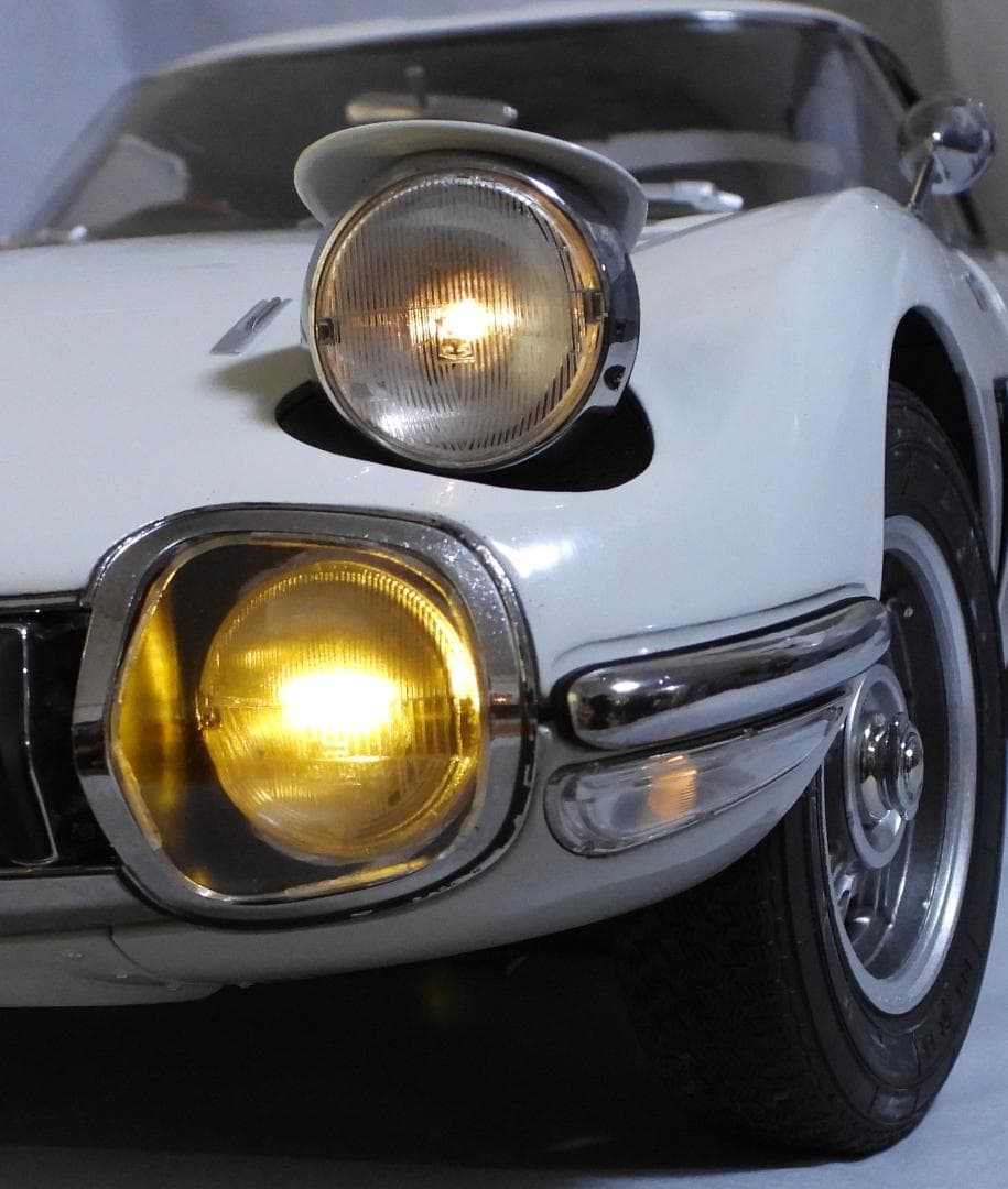 ミニカー Hachette TOYOTA 2000GT 1/8