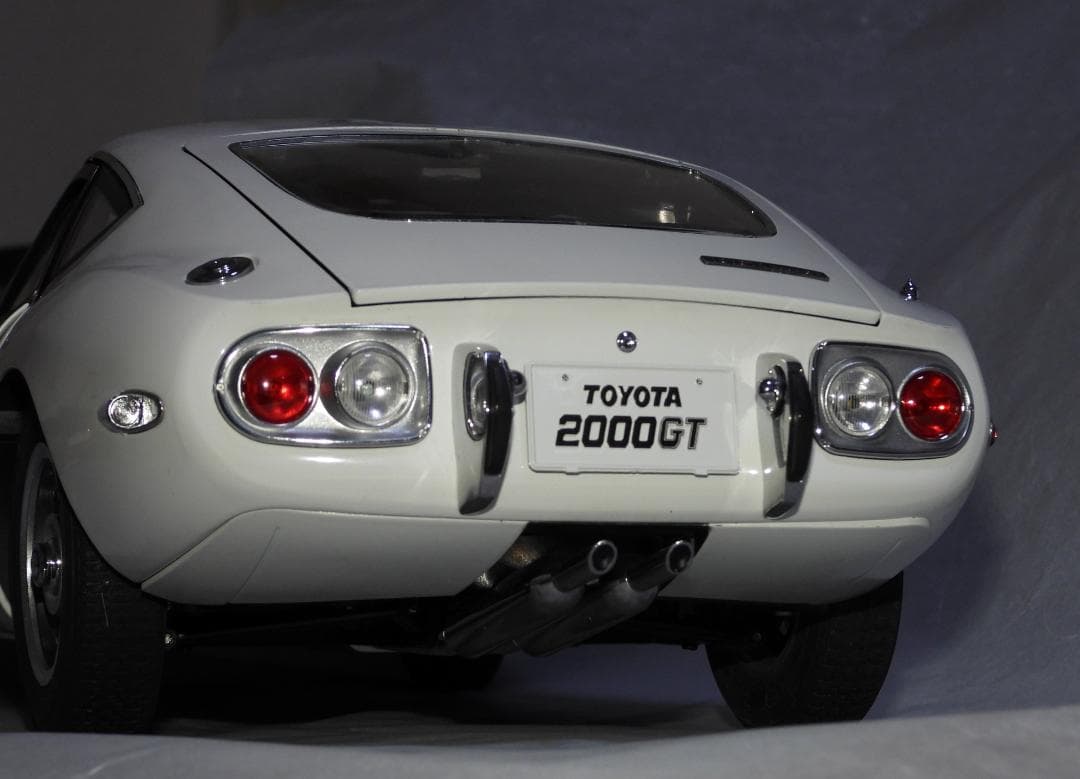 ミニカー Hachette TOYOTA 2000GT 1/8