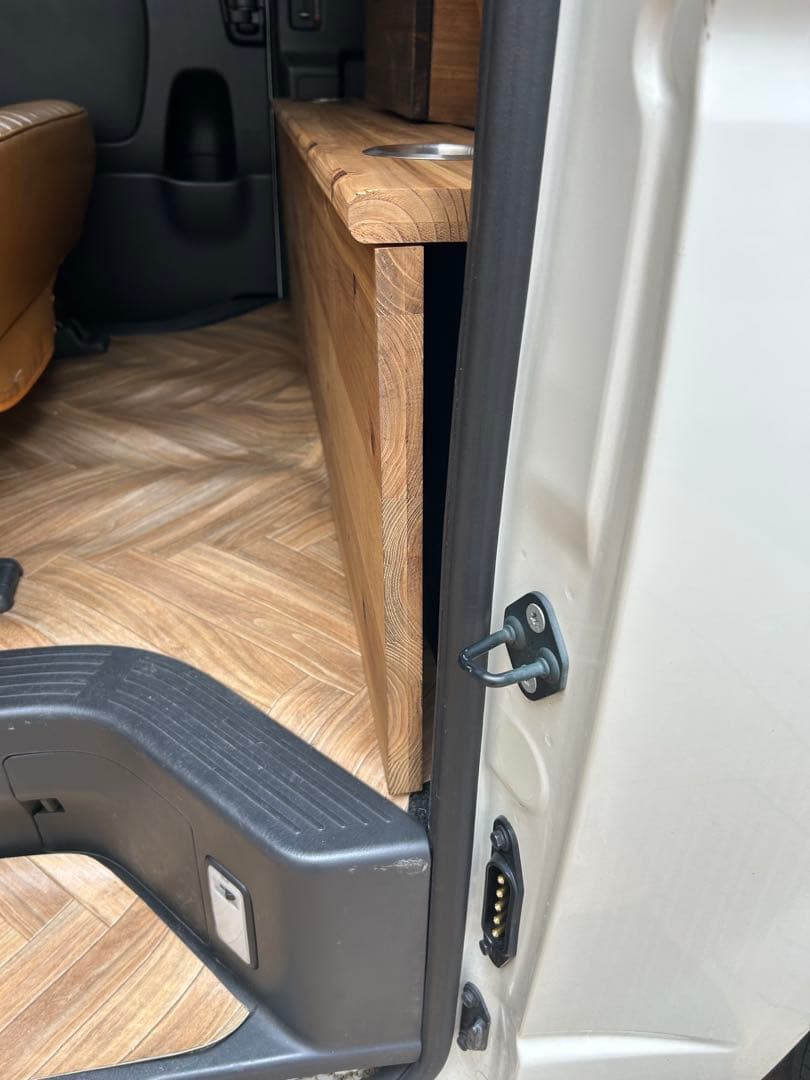 104 ハイエース 200系 セカンドテーブル