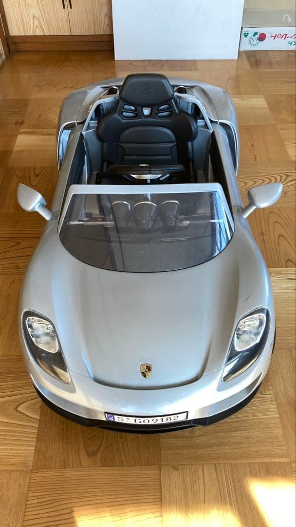 電話　ミニカー　トイザラス　アヴィーゴ　6v ポルシェ918 電動自動車 電話 ミニカー トイザラス アヴィーゴ 6v ポルシェ918 電動自動車