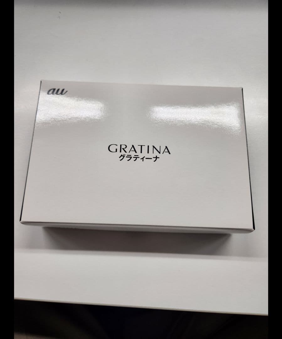 au GRATINA KYF42(新品・未使用) KYOCERA（京セラ） 使用少 美品☆ SIMフリー au GRATINA KYF42