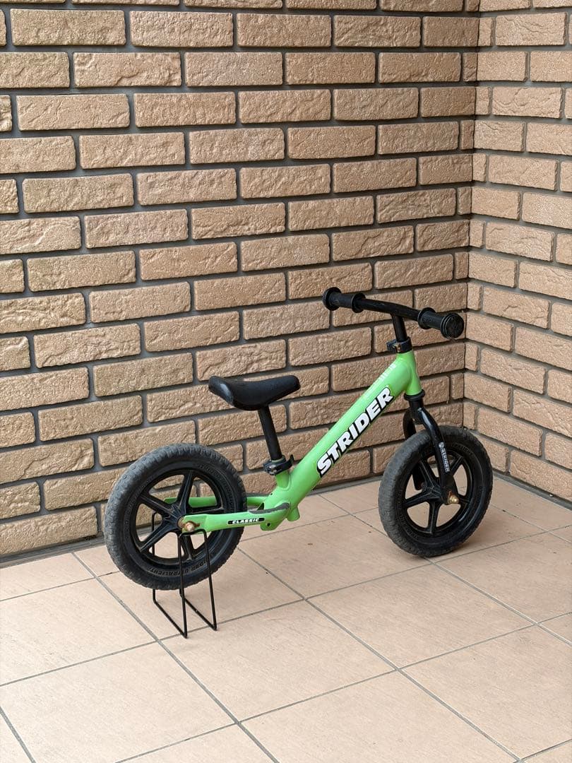 人気色】STRIDER バランスバイク グリーン 12インチ - メルカリ