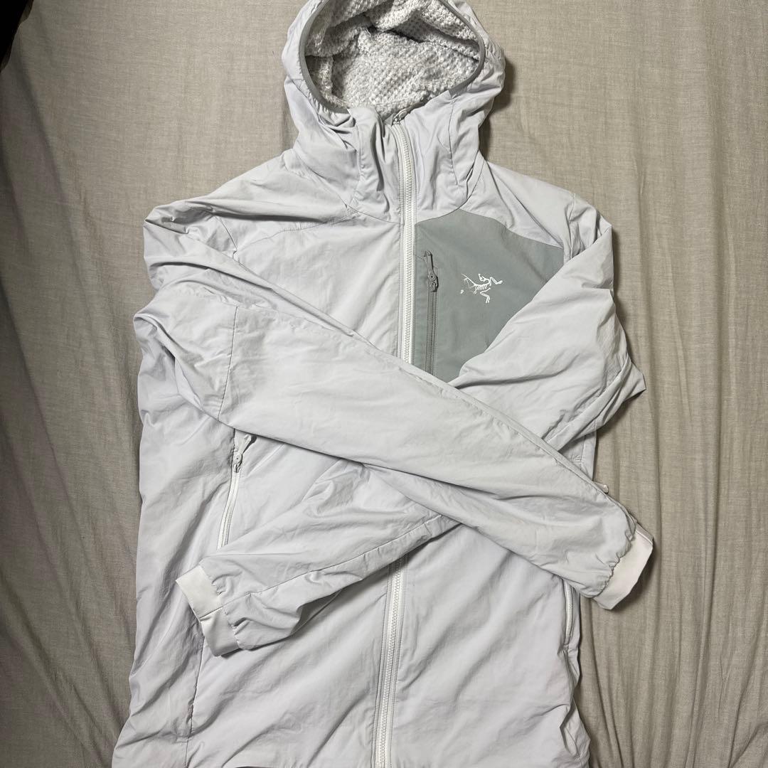 アークテリクス　プロトンライトウェイトフーディ　メンズS Arc'teryx アークテリクス プロトン ライトウェイト フーディ メンズ