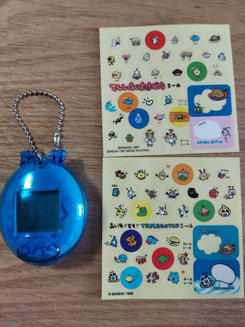 海で発見！　たまごっち　専用ケース　セット出品　オマケシール付き