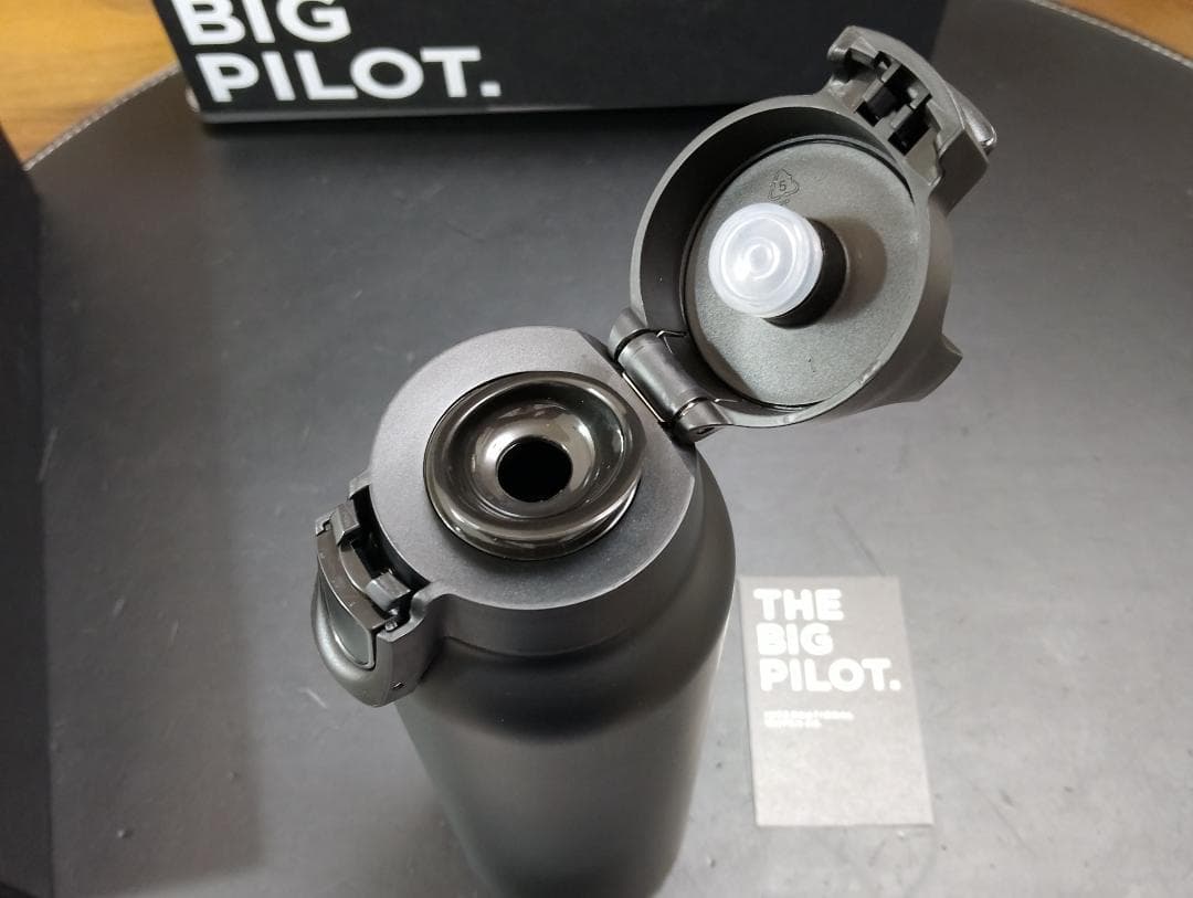 【希少・非売品】IWC SIGG THE BIG PILOT 黒色水筒 0.5L