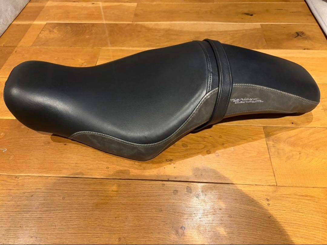 ハーレー純正 バッドランダーシート スポーツスター - メルカリ