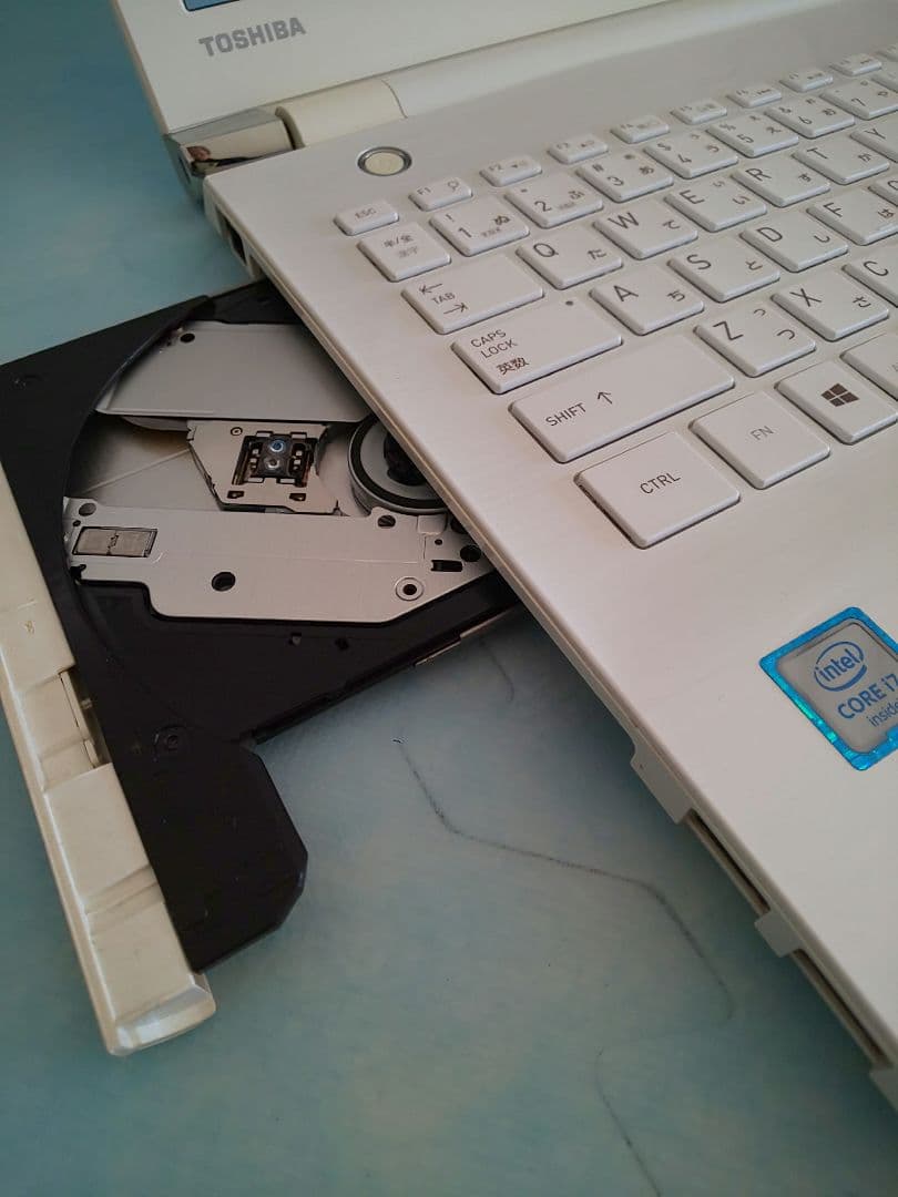 美品】すぐに使えるハイスペック 東芝 ダイナブック AZ65/BW - メルカリ