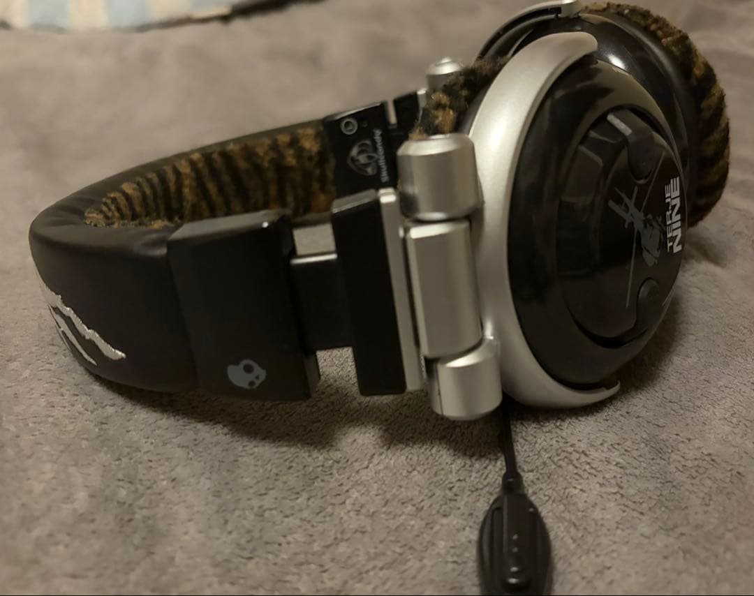 希少 Skullcandy(スカルキャンディー) 有線ヘッドホン 豹柄 ドクロ