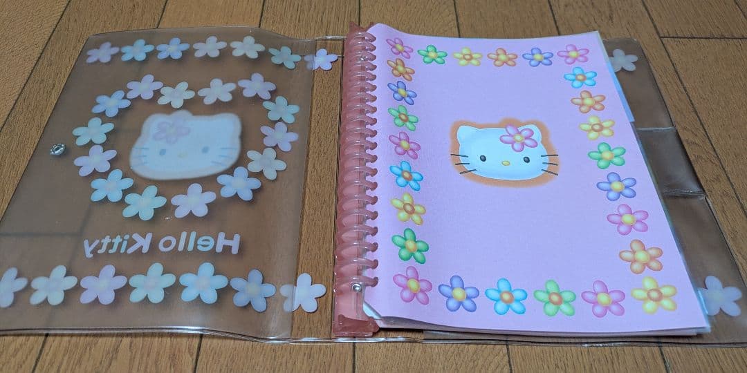 ハローキティ シール付バインダー