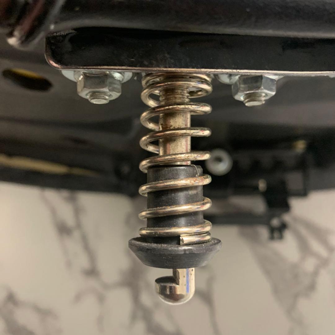 cbx400f 鋲打ちタックロールシートロック金具セット今月いっぱい最終