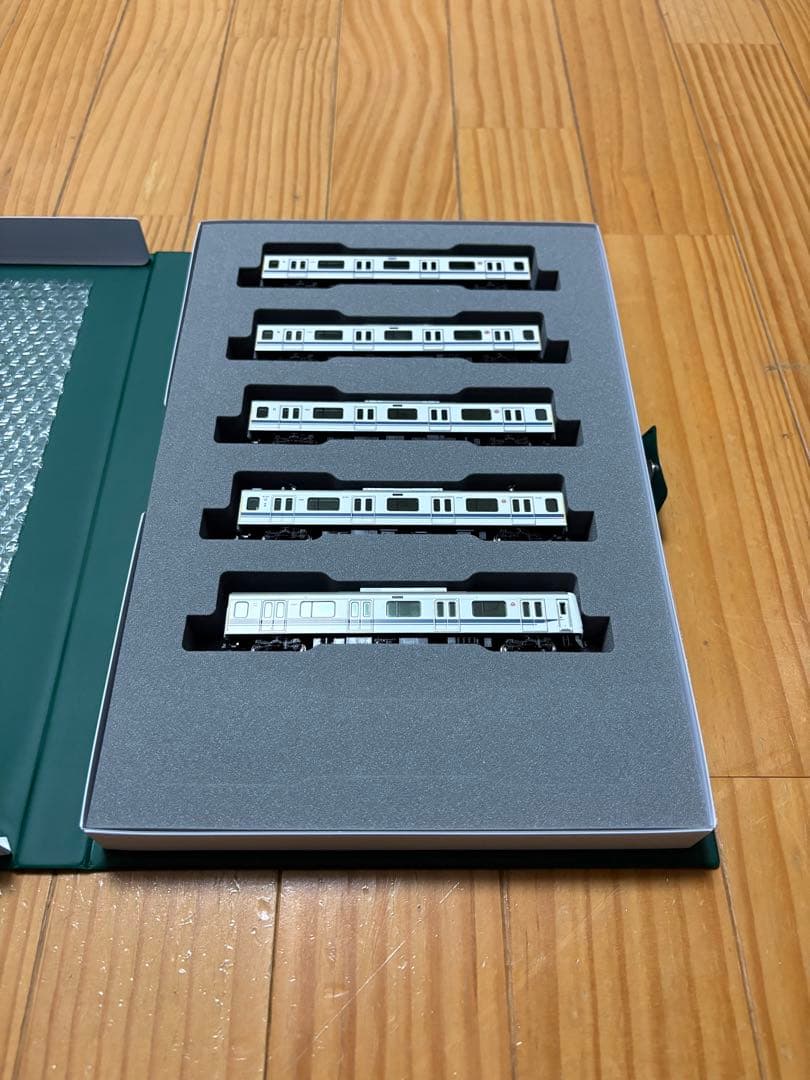 KATO 10-2043 東急5050系4000番台 新幹線ラッピングトレイン