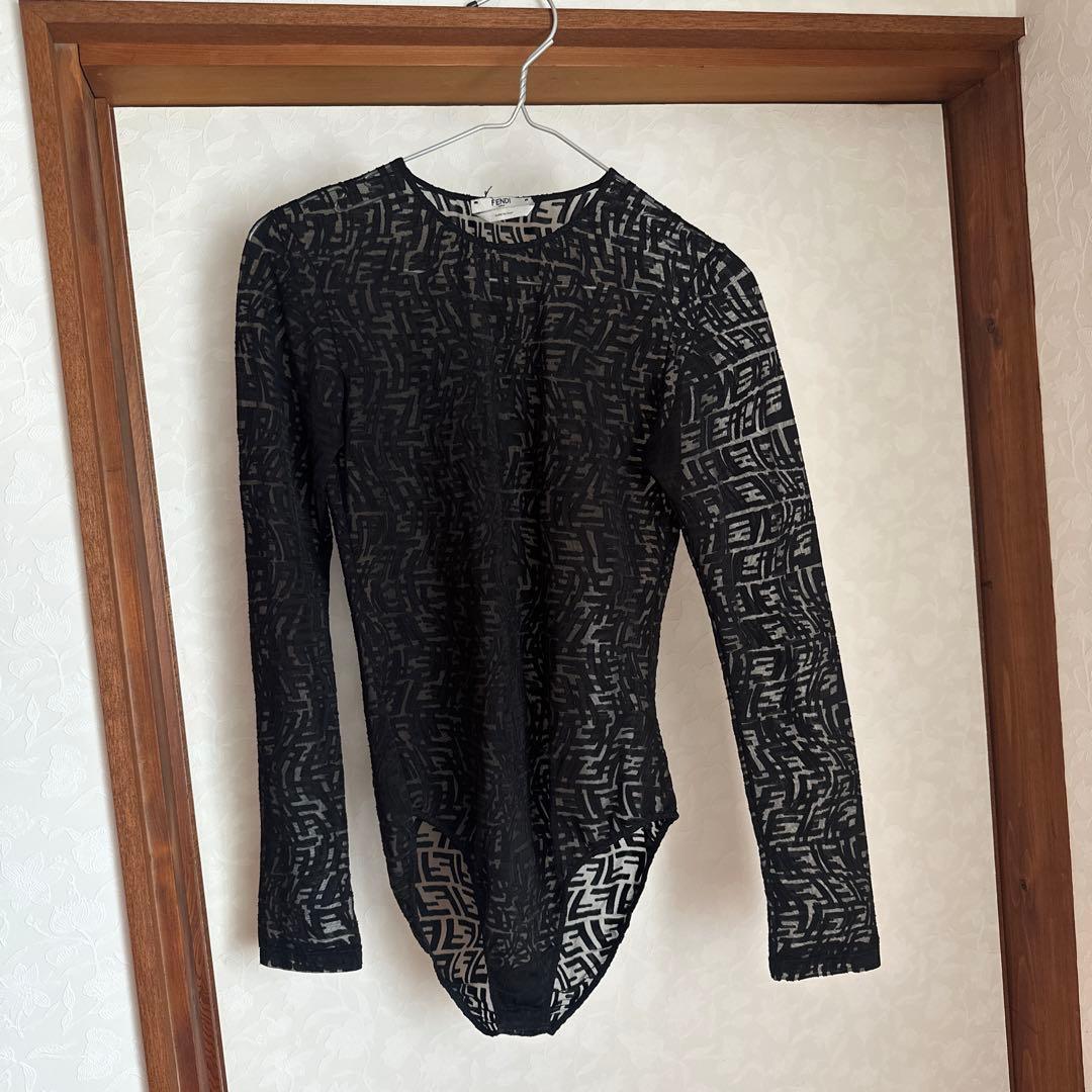 FENDI 透け感ボディスーツ ブラック オンライン ショップ 安いファッション - FENDI 透け感ボディスーツ