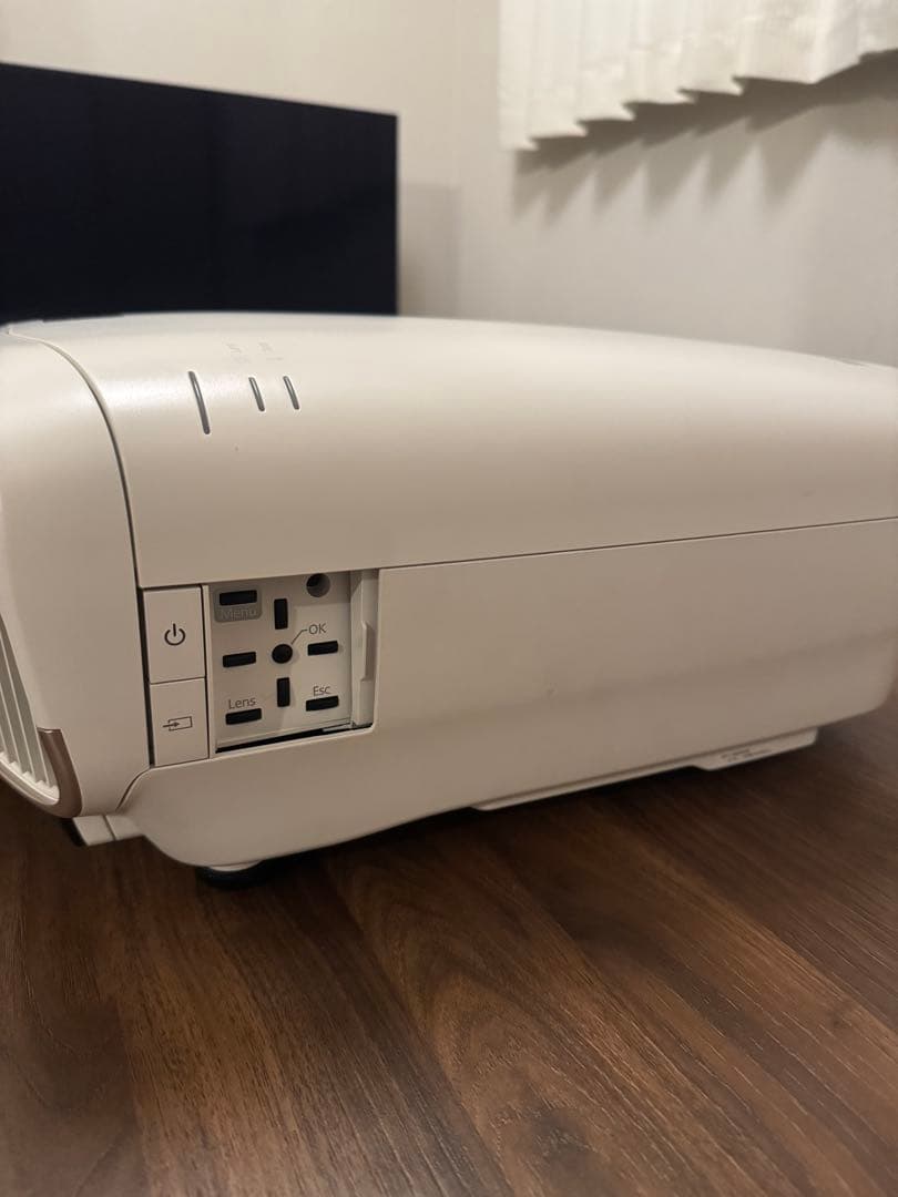 値下げ Epson EH-TW8300W プロジェクター本 - メルカリ