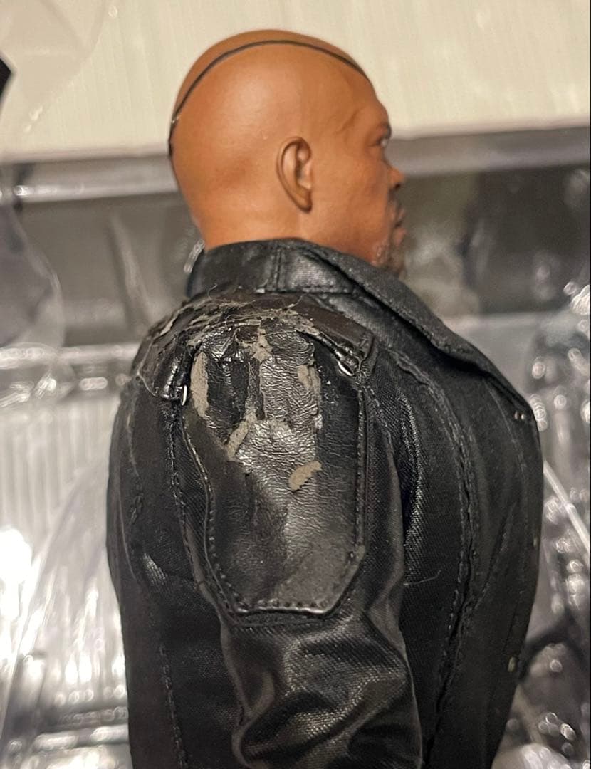 ホットトイズ 『アベンジャーズ』 １／６スケールフィギュア　ニック・フューリー