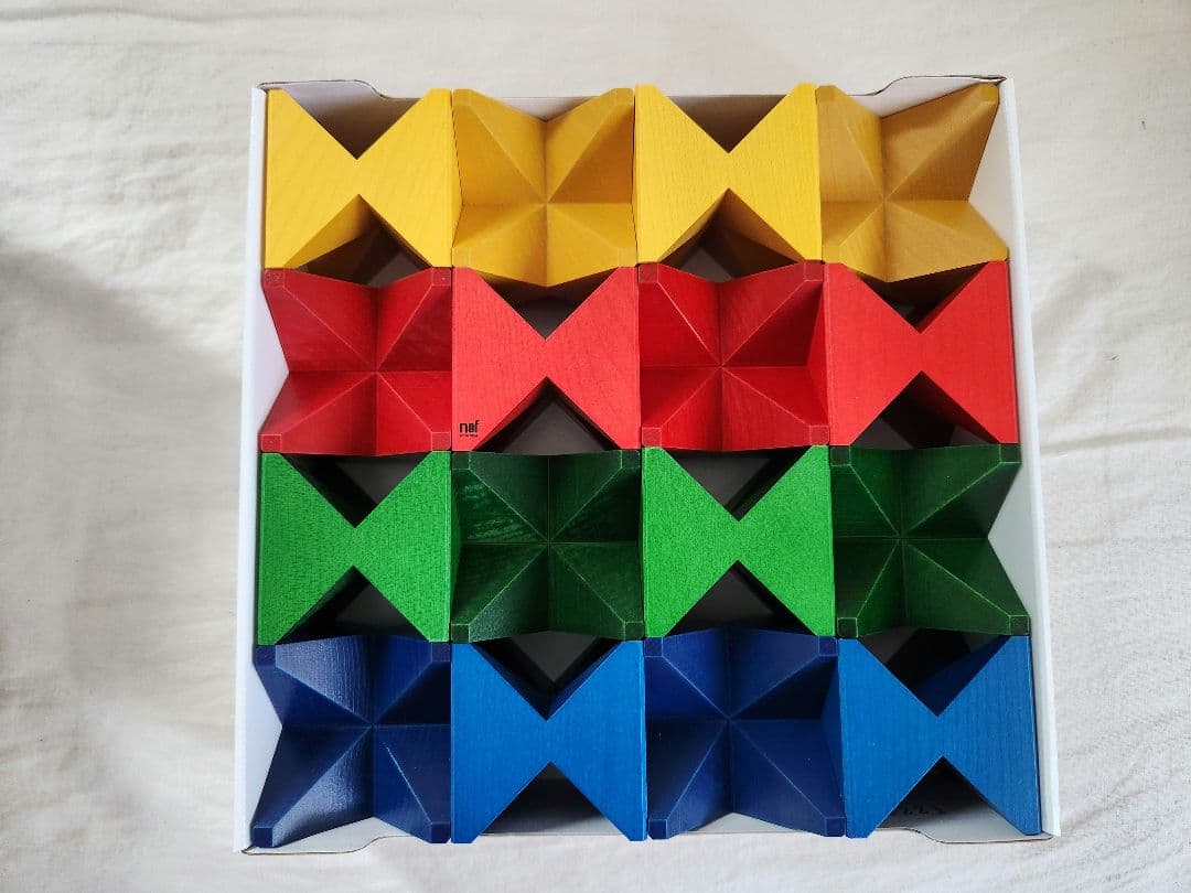 ネフスピール　パターンブック付き新品 naef（ネフ） ネフ社 ネフスピール 正規輸入品 パターンブック付 木の