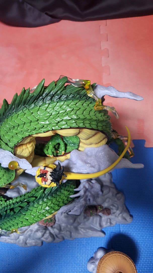 ドラゴンボール　神龍　シェンロン　神竜　筋斗雲乗り少年悟空　　フィギュア