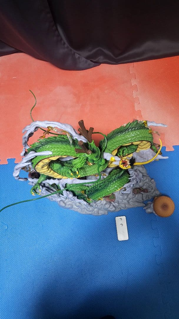 ドラゴンボール　神龍　シェンロン　神竜　筋斗雲乗り少年悟空　　フィギュア