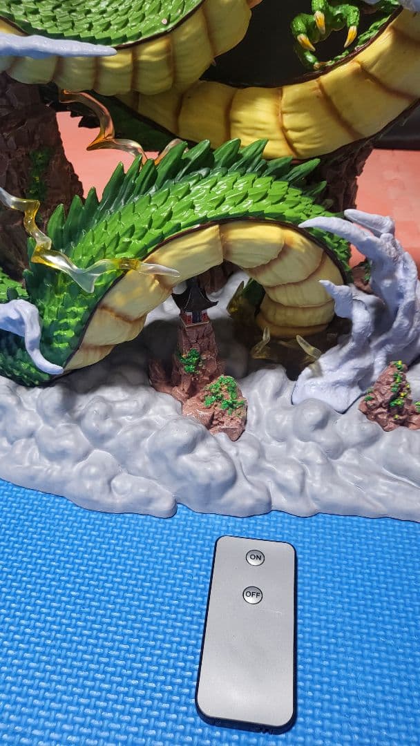 ドラゴンボール　神龍　シェンロン　神竜　筋斗雲乗り少年悟空　　フィギュア